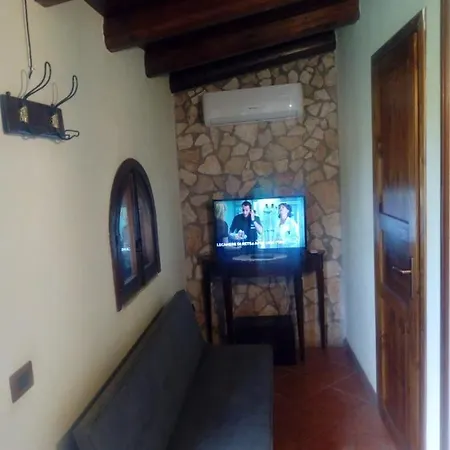 Casa Vacanze 'al Giardino Degli Ulivi' Lodge